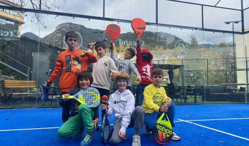 Grup de l'escola de pàdel